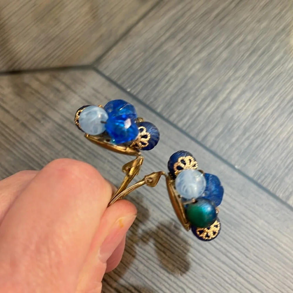 Vintage Shades of Blue Cluster Clip Earrings